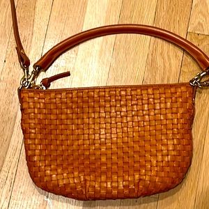 Clare V. Petite Moyen woven bag